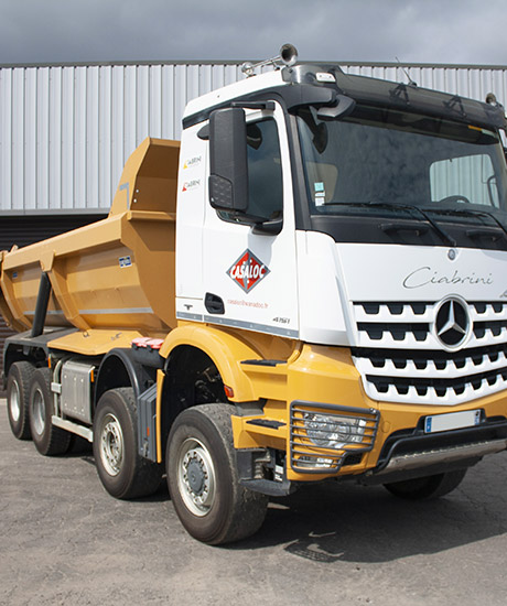 Camion benne Mercedes 8x6