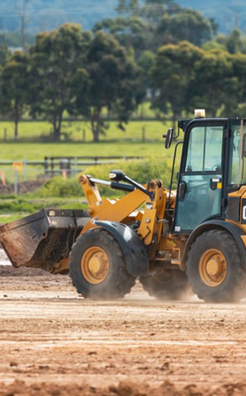 Mini pelle et machines travaux publics Corse